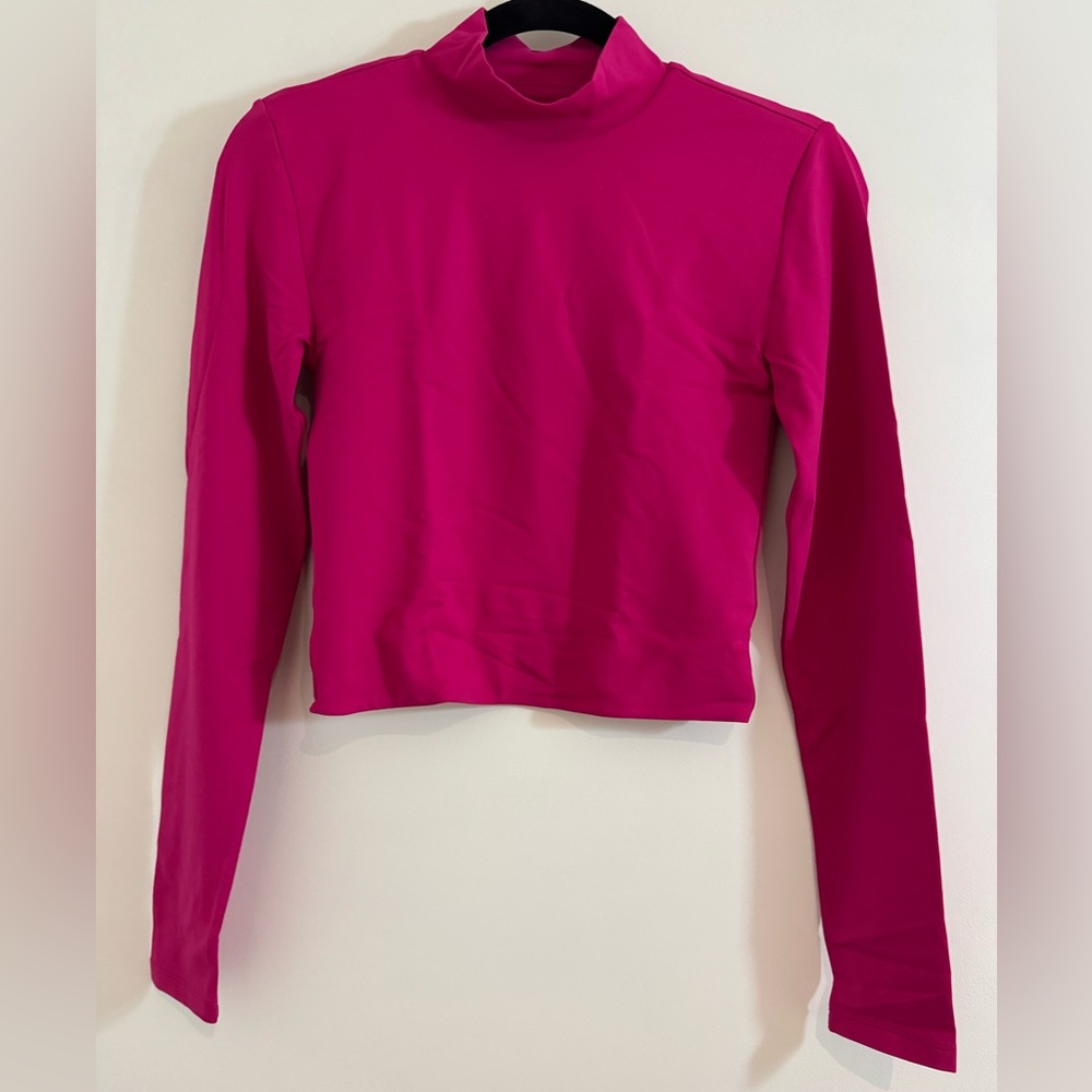 Babaton Long-Sleeve Cropped Top in Fuchsia